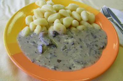 Bramborové gnocchi s houbovo-smetanovou omáčkou