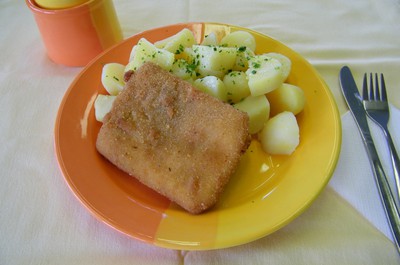 Smažený sýr, brambor